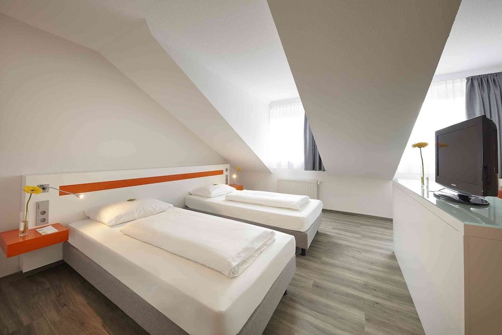 GHOTEL hotel & living Kiel Business Twin Room 2