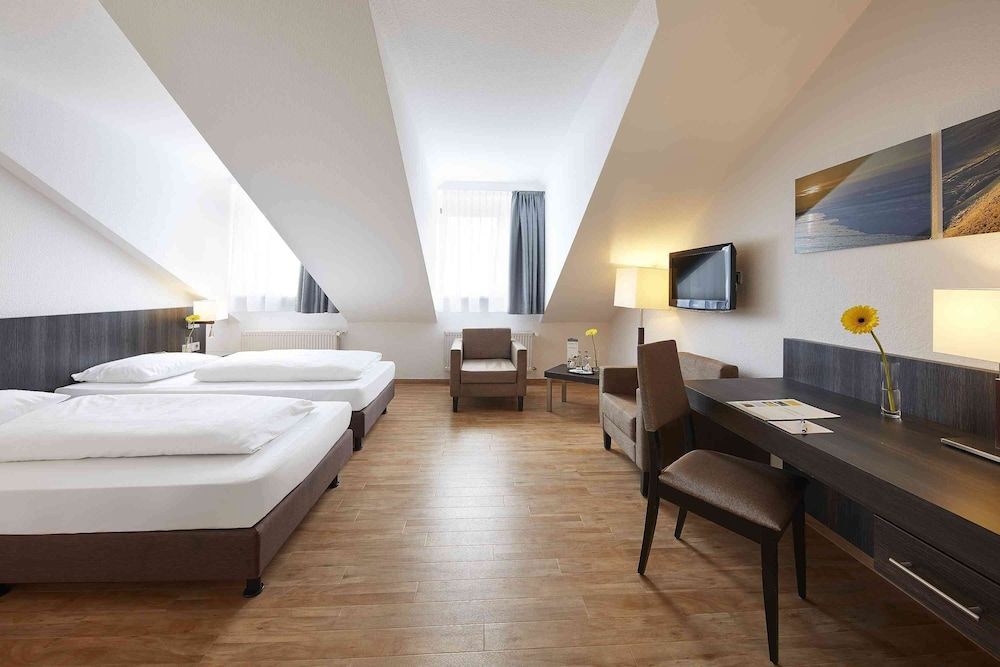 GHOTEL hotel & living Kiel Business Twin Room 4