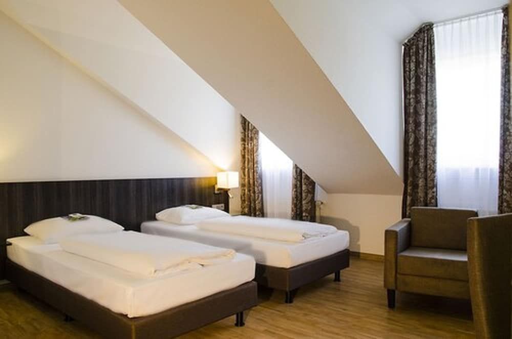 GHOTEL hotel & living Kiel Business Twin Room