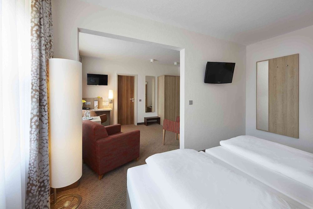 GHOTEL hotel & living Kiel Superior Double Room 2
