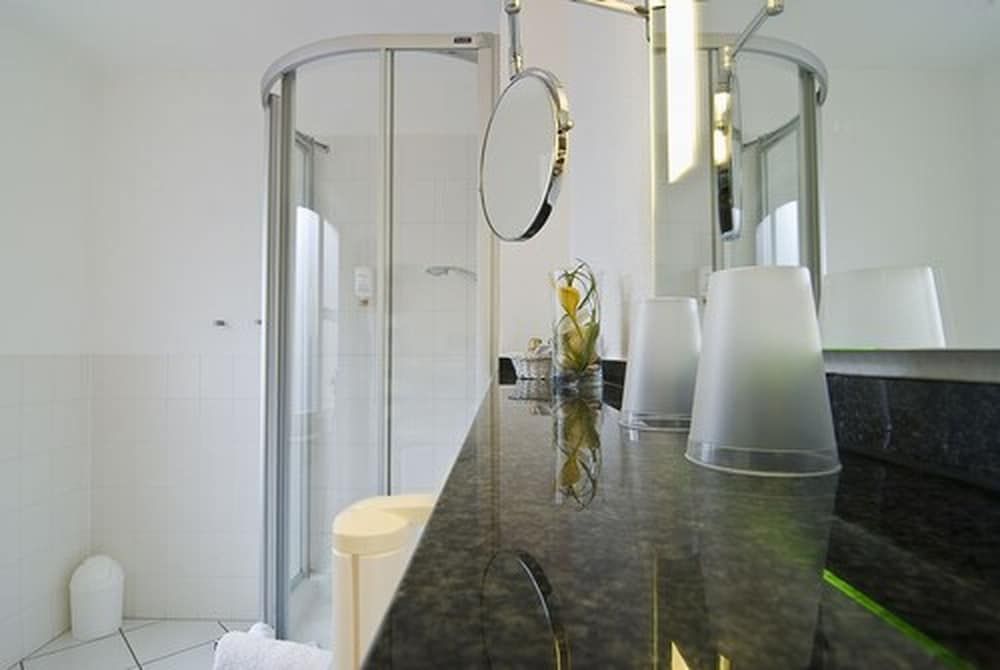 GHOTEL hotel & living Kiel Superior Double Room 8