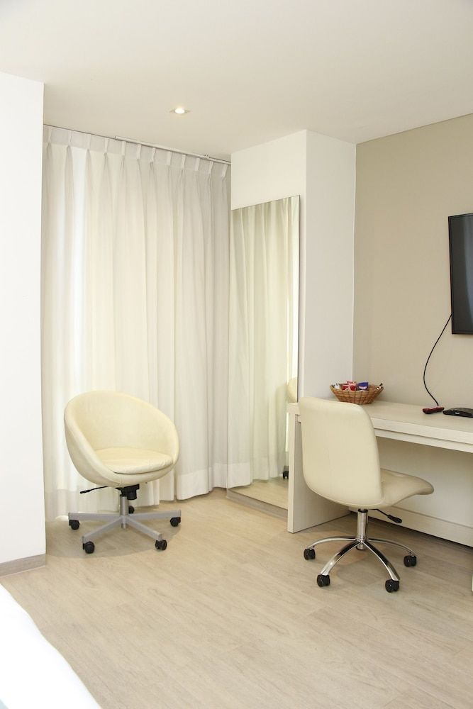 Country International Hotel Double Room 17