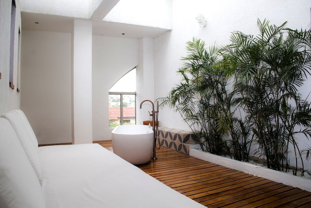 Country International Hotel Deluxe Suite 11