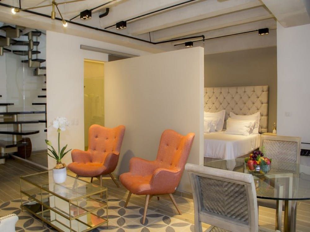 Country International Hotel Deluxe Suite 12