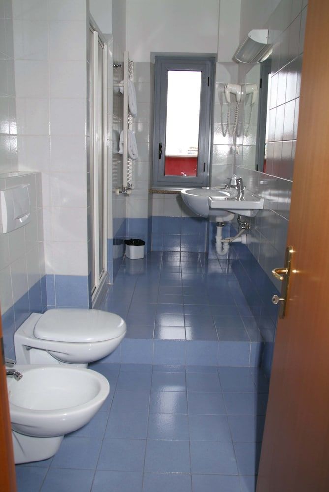 Economy Triple Room