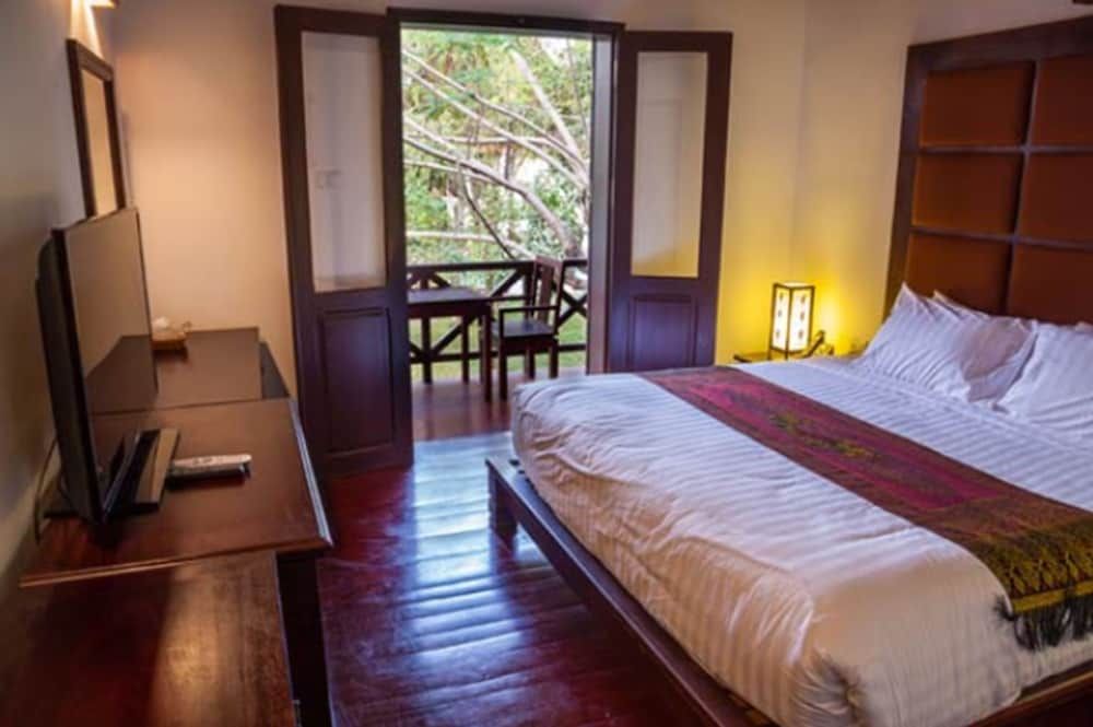 undefined Chitchareune Mouangluang Hotel
