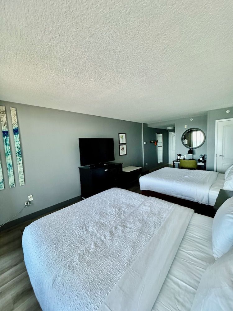 Room, 2 Queen Beds, Accessible, Ocean View (Mobility & Hearing, Bathtub)
