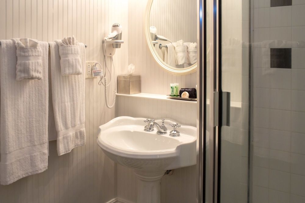 The Marshall House, Historic Inns of Savannah 1 Full Bed 4