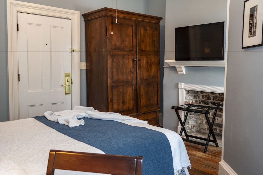 The Marshall House, Historic Inns of Savannah 1 Full Bed 7