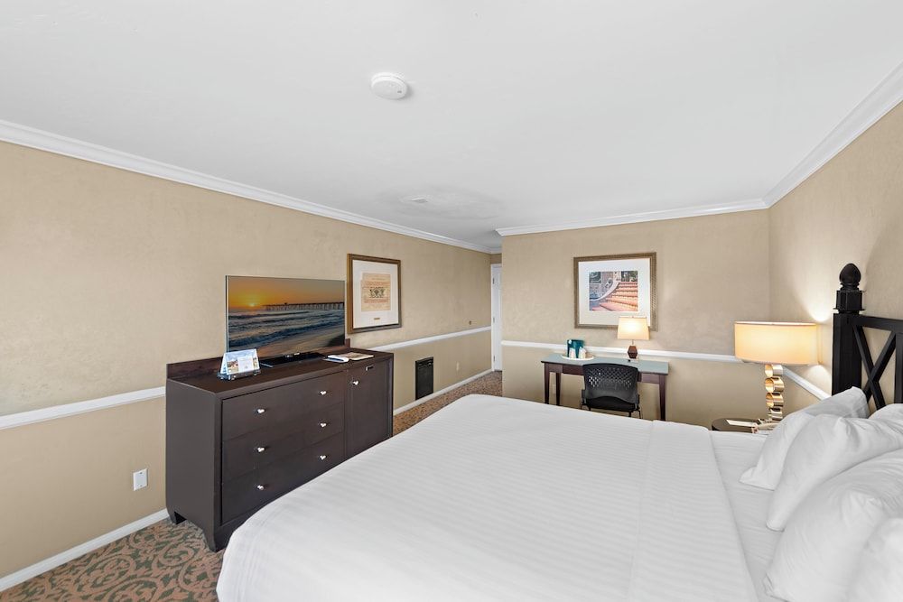 The Morgan San Simeon - Cambria by Hearst Castle Standard Room, 1 King Bed