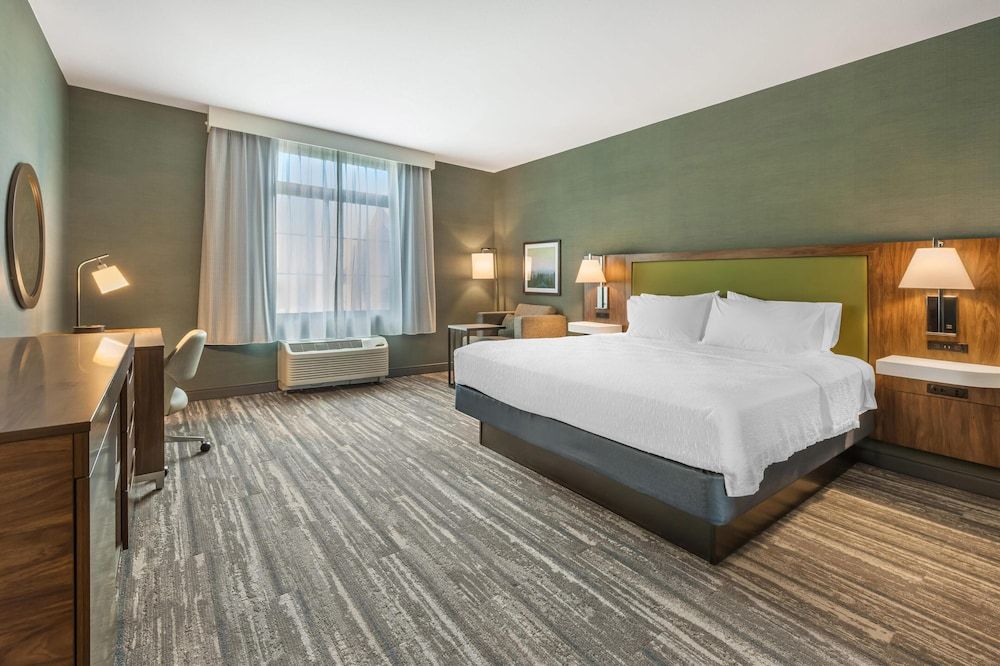 Room, 1 King Bed, Non Smoking