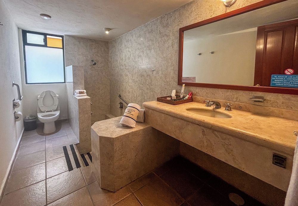 Hotel Misión Comanjilla Junior Suite, 2 Double Beds 5