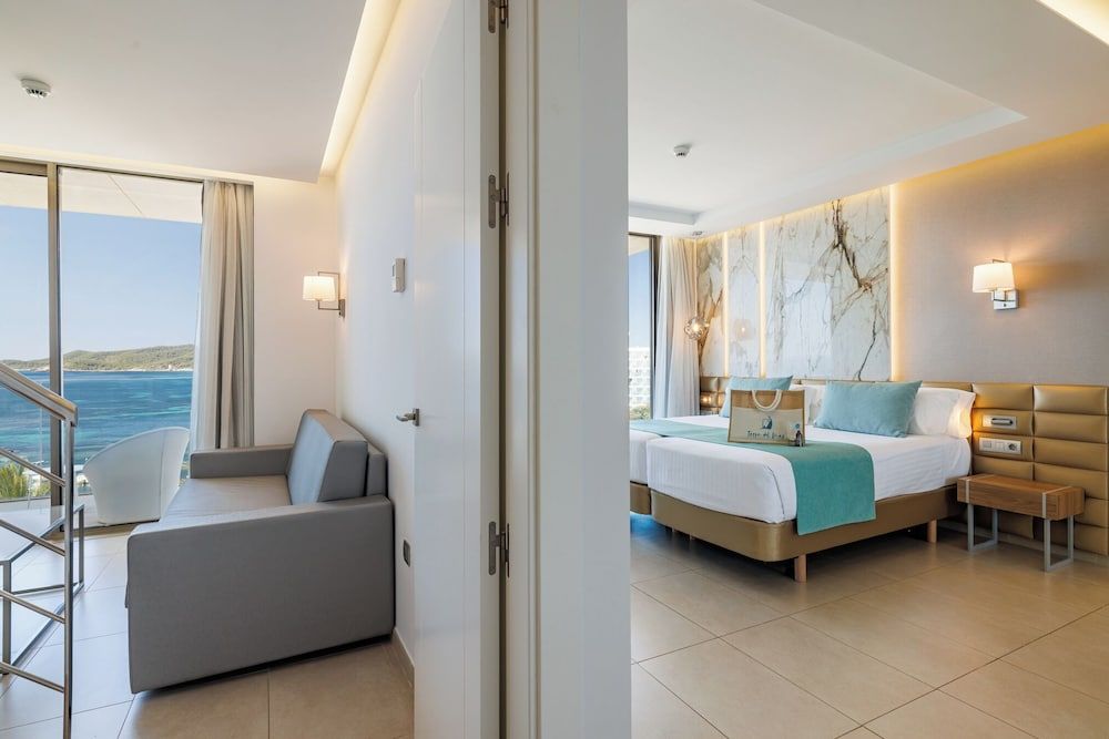 Grand Suite, Jetted Tub, Sea View