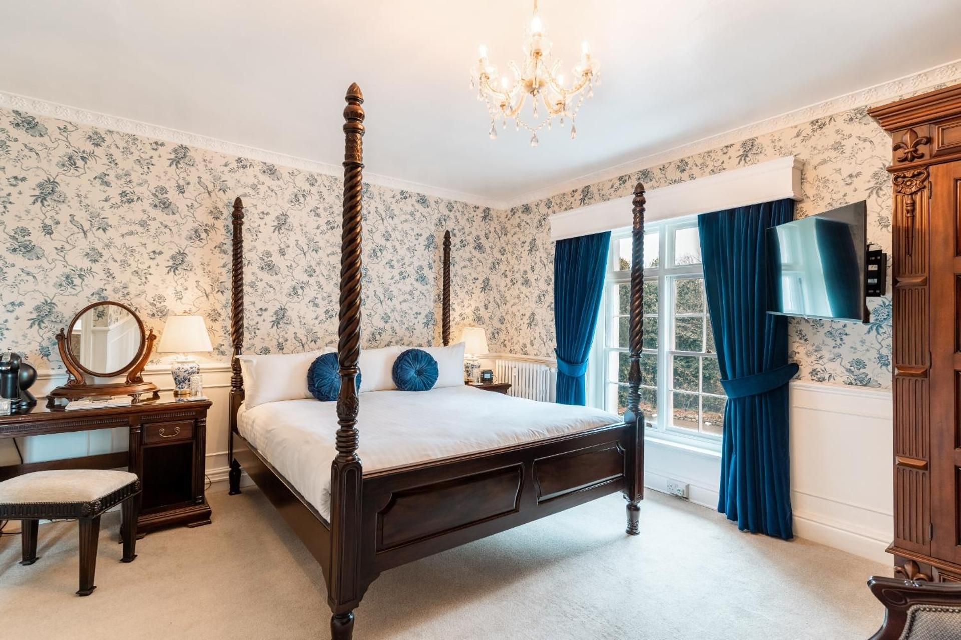 Superior King Room