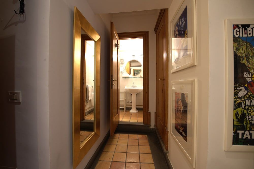 Hotel Locanda Cairoli Small Double Room Street View 15