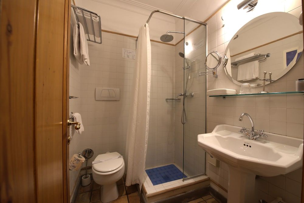 Hotel Locanda Cairoli Small Double Room Street View 9