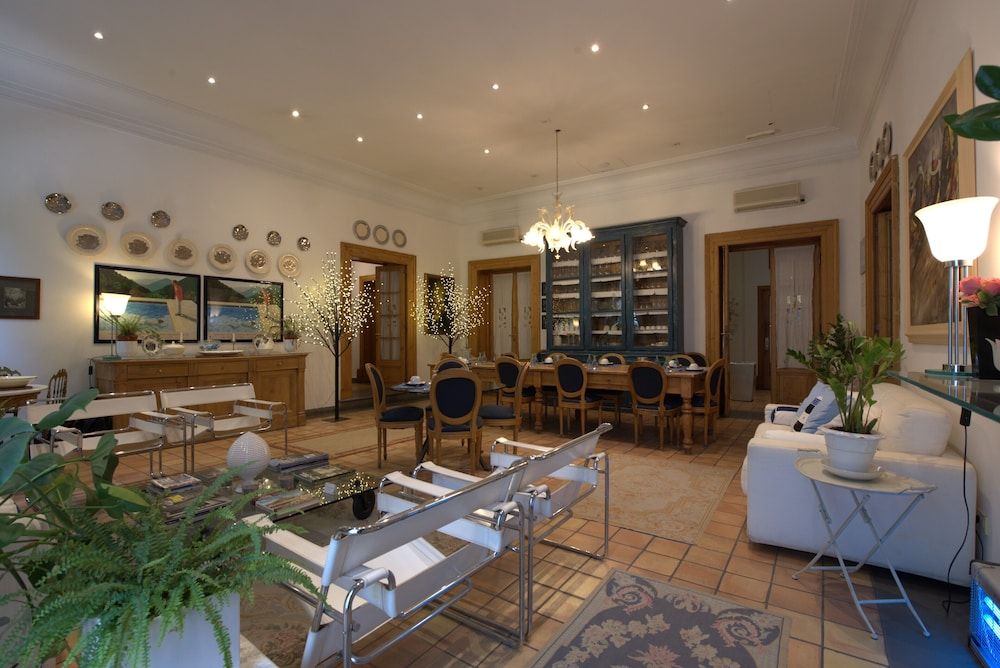 undefined Hotel Locanda Cairoli 8
