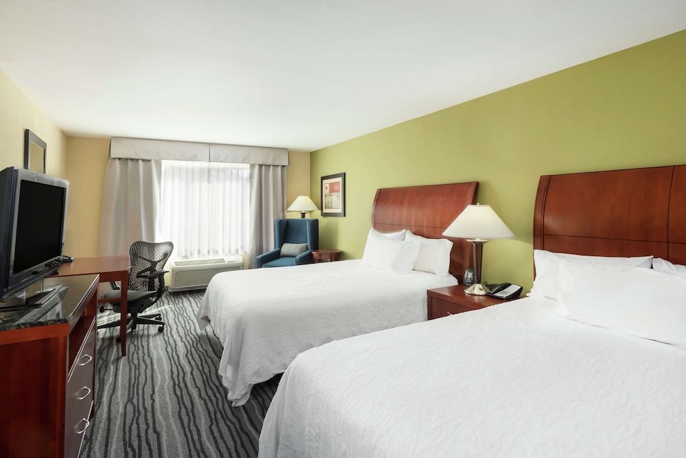 Room, 2 Queen Beds, Accessible, Bathtub