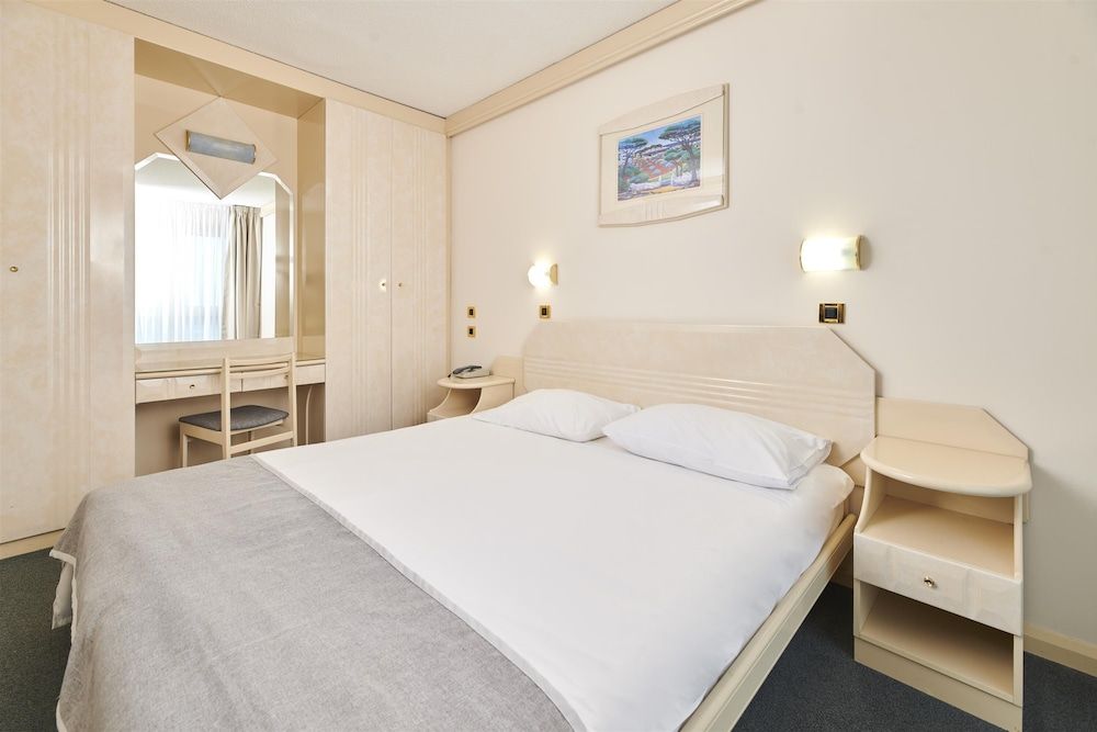Suite with balcony, Sea side