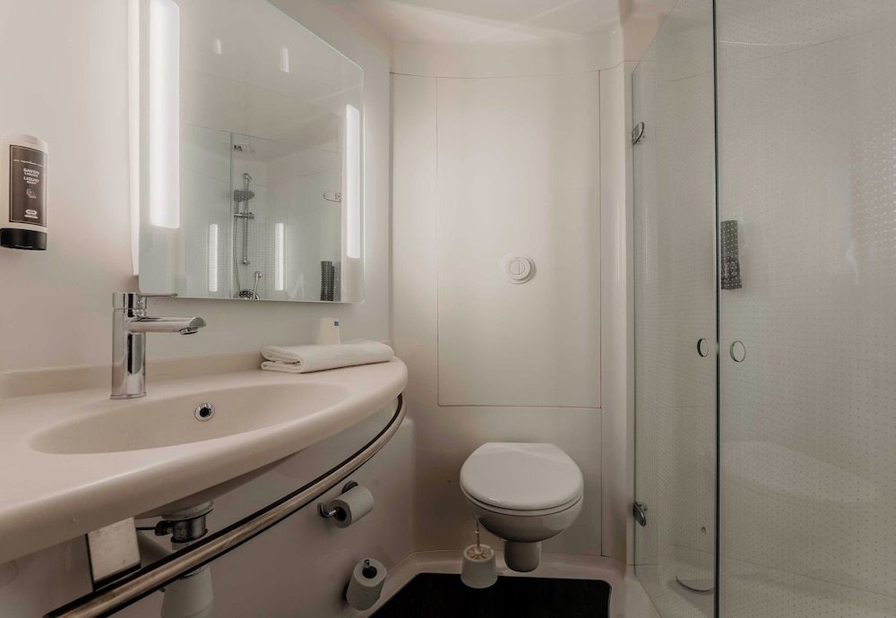 B&B HOTEL Maubeuge Gare Double Room 4