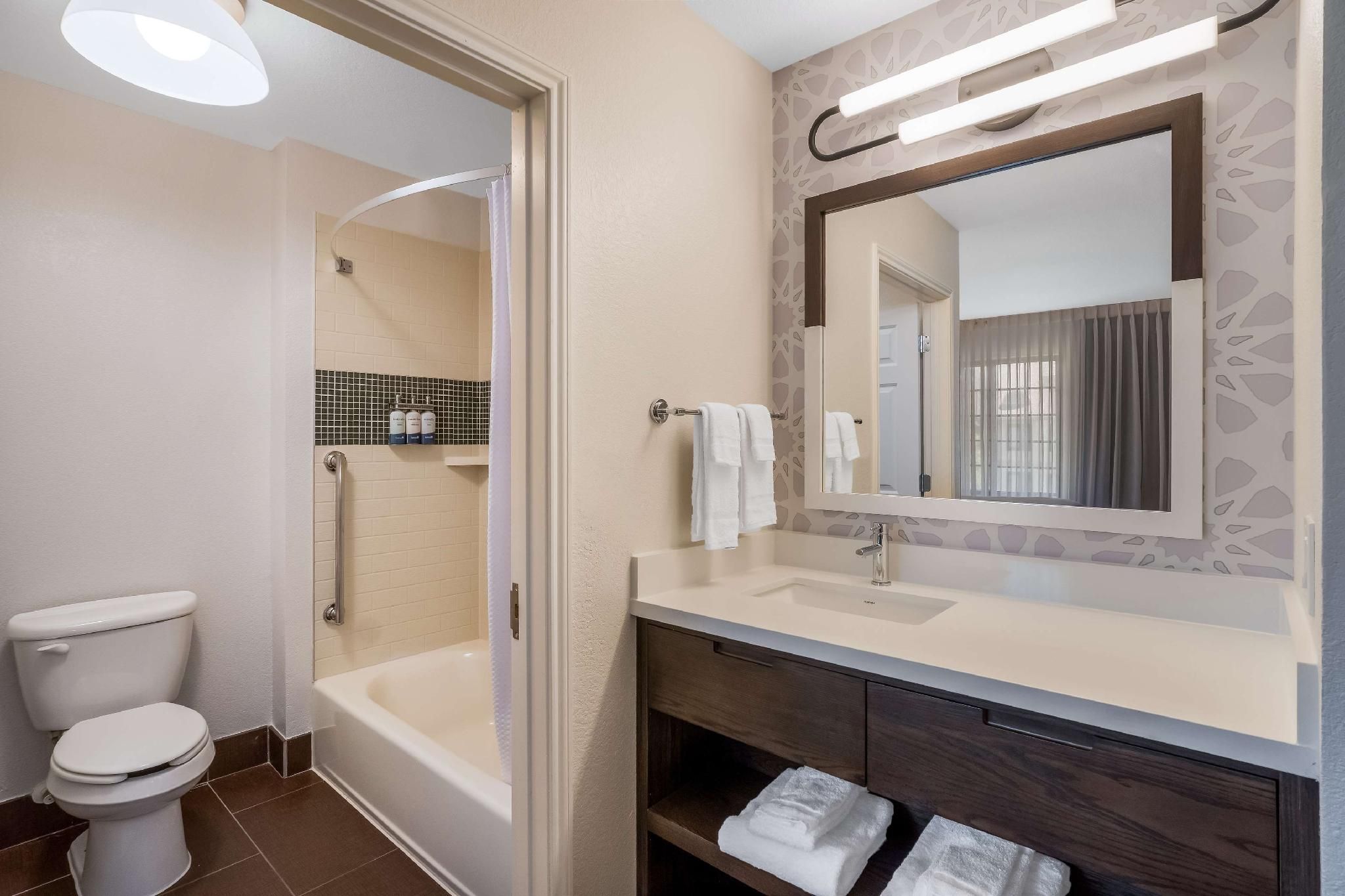One Bedroom Suite Queen