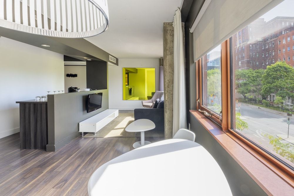 undefined Hotel Zero 1