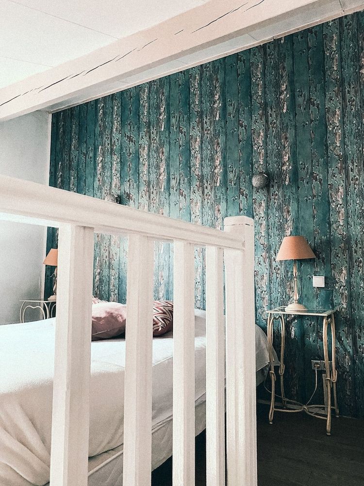 Auberge des Pins Family Room, 1 Bedroom 2