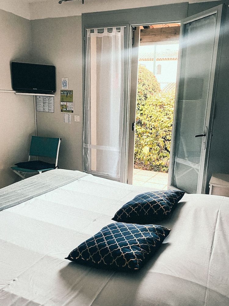 Auberge des Pins Standard Double or Twin Room 5