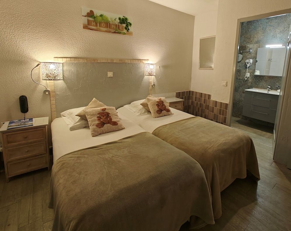 Auberge des Pins Standard Double or Twin Room 2
