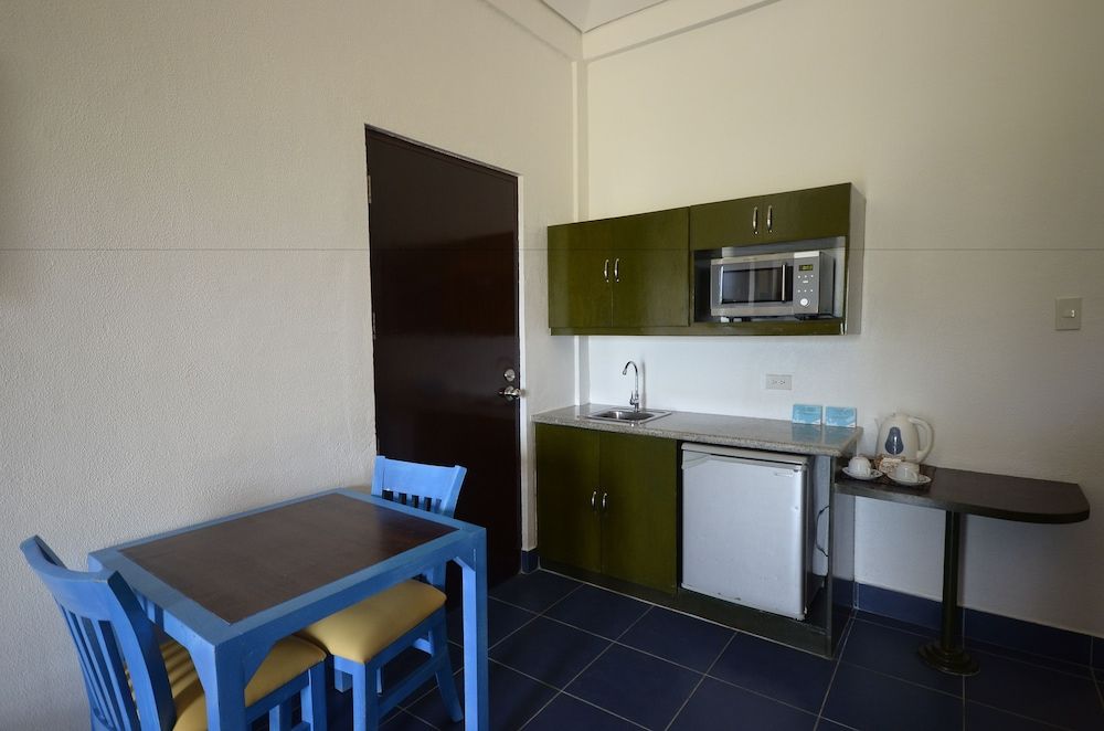 Microtel by Wyndham Puerto Princesa Premium Room, 2 Queen Beds, Non Smoking, Beach View 11