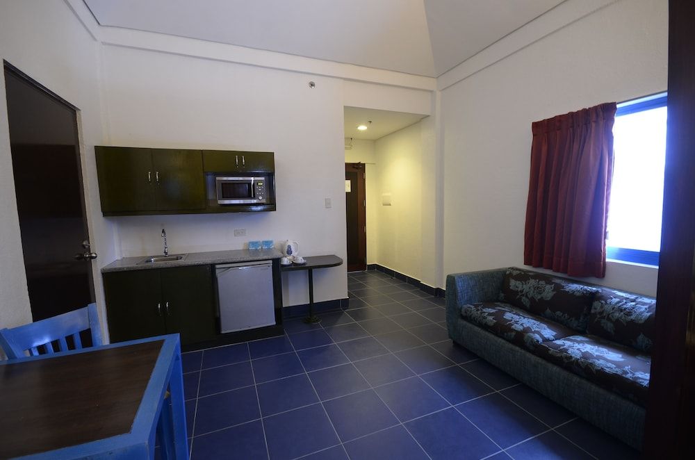 Microtel by Wyndham Puerto Princesa Premium Room, 2 Queen Beds, Non Smoking, Beach View 8