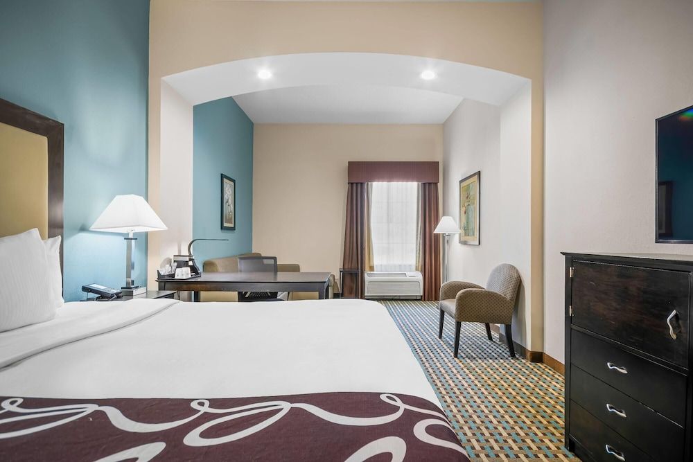 Deluxe Room, 1 King Bed, Accessible (Various Views)