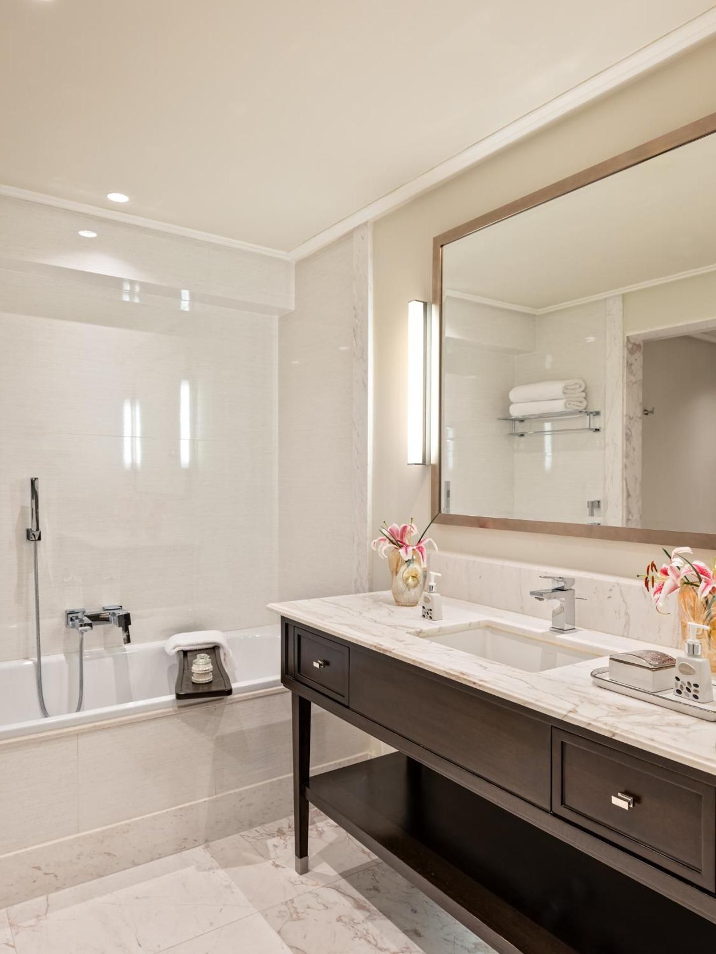 Deluxe Junior Suite Club