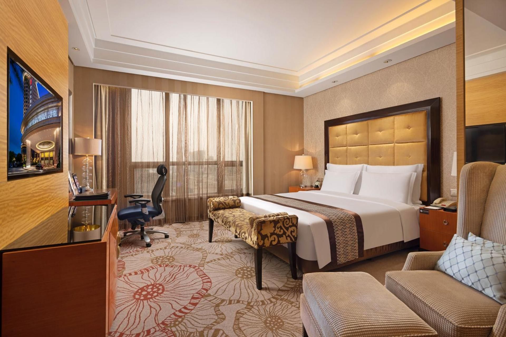 Business Suite - Free Welcome Fruit