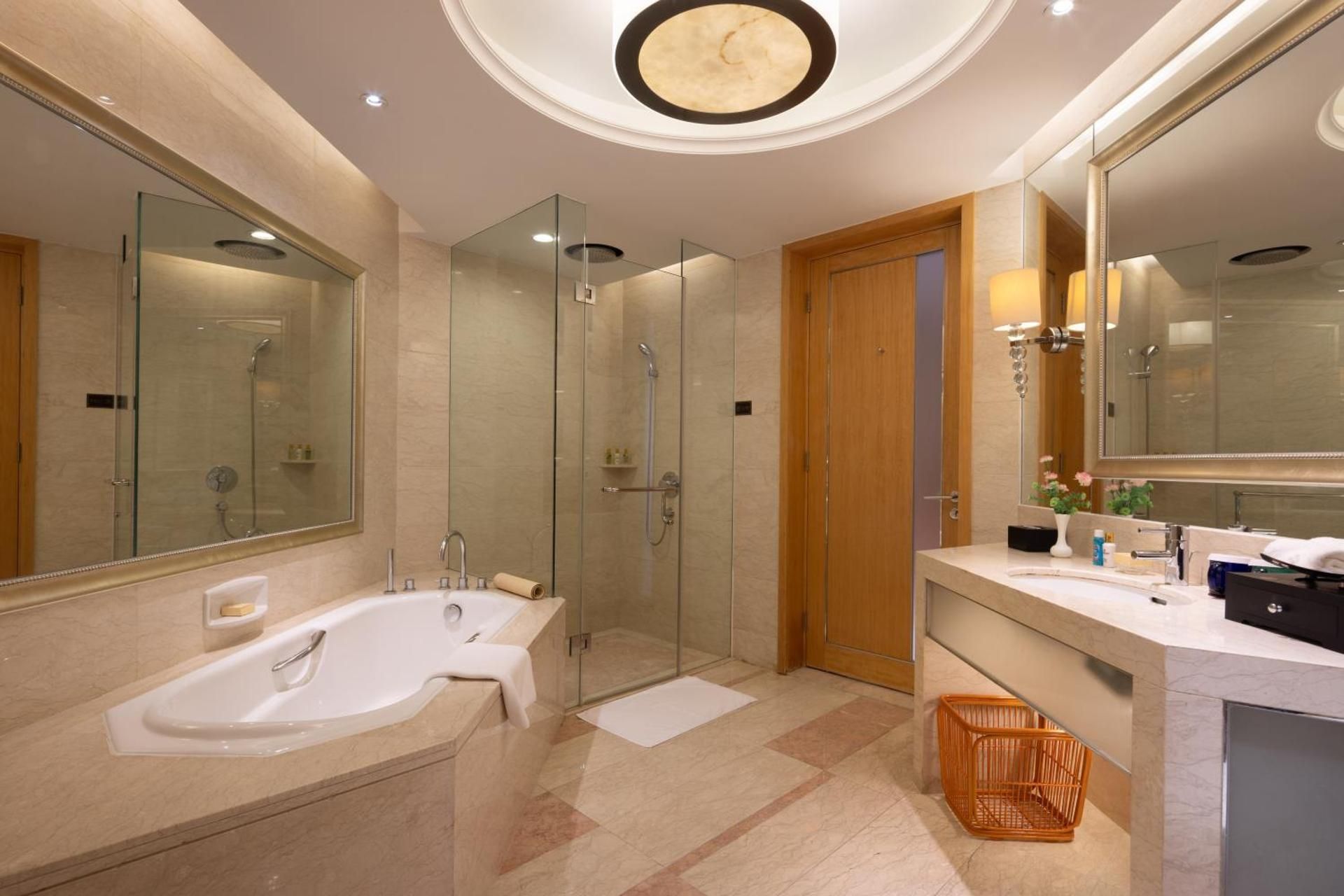 undefined Baolilai International Hotel 7