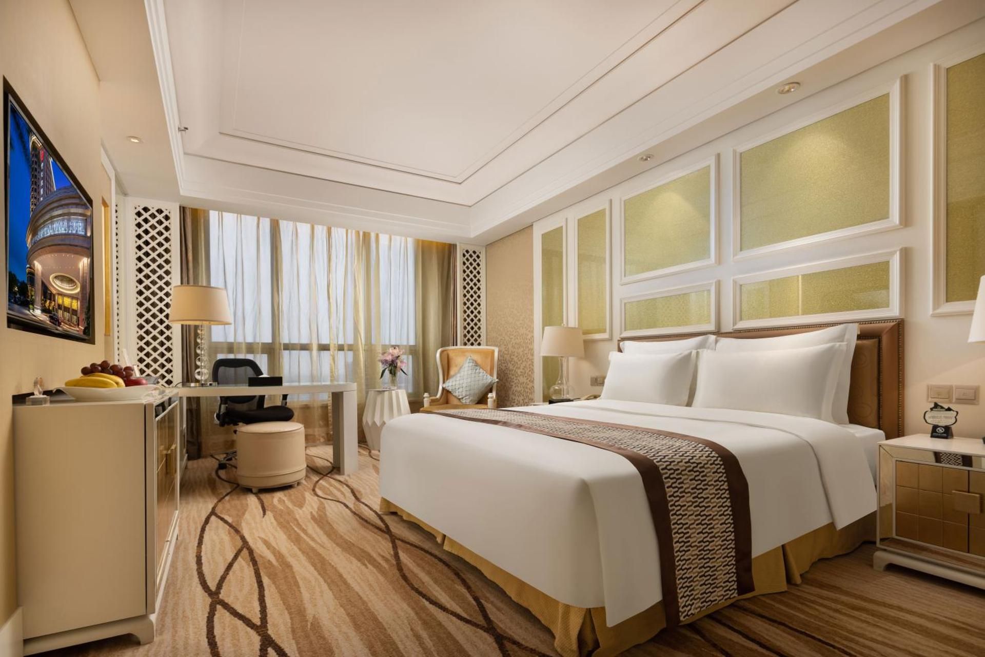 Executive Queen Room