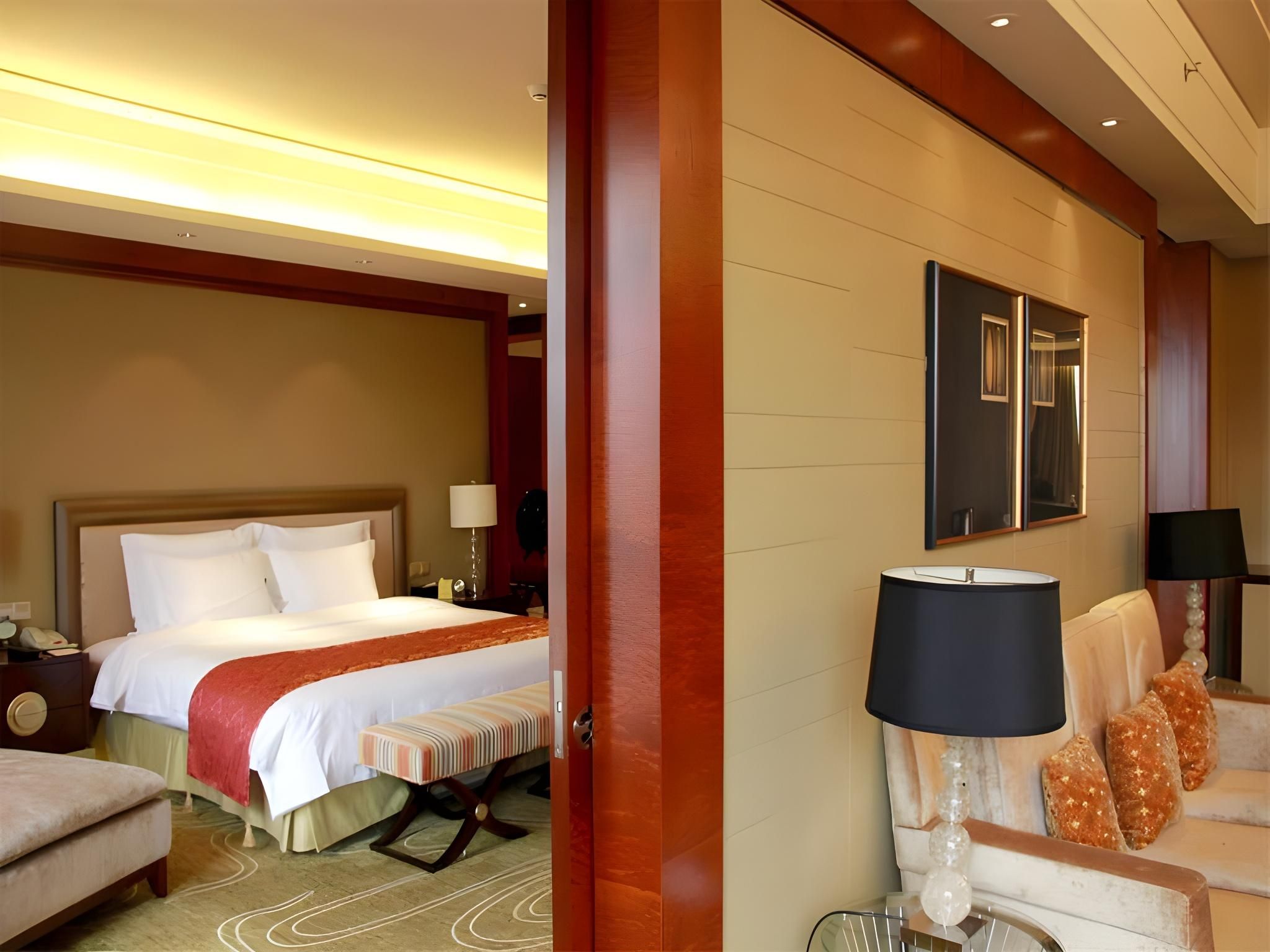 Deluxe Suite King