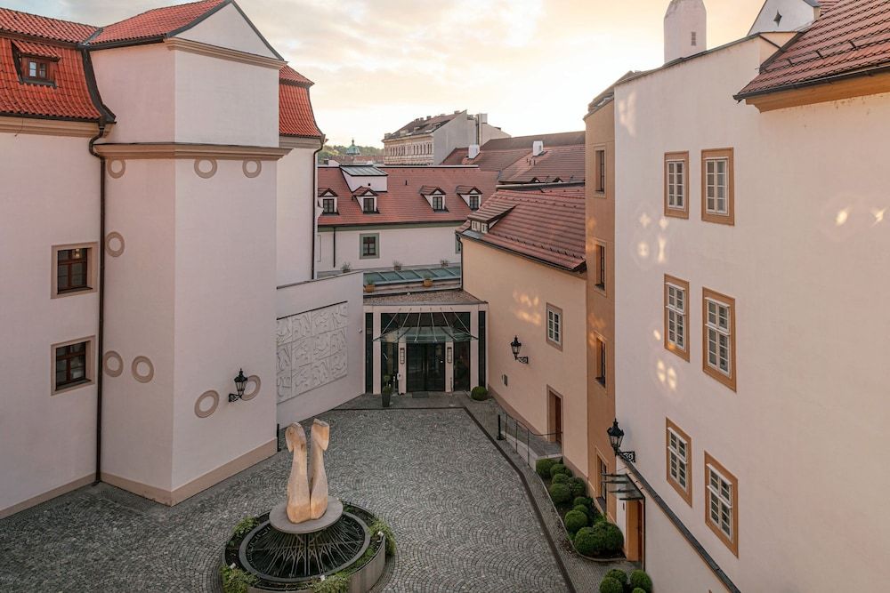 Courtyard View