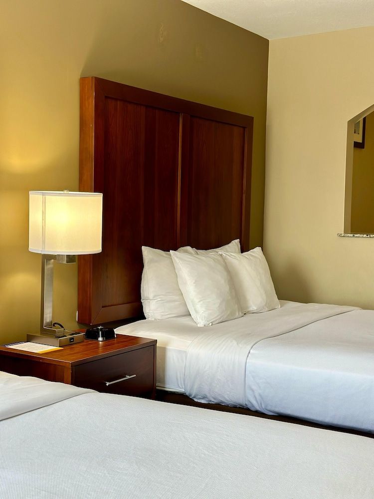 Standard Room, 2 Queen Beds, Non Smoking (No pets)