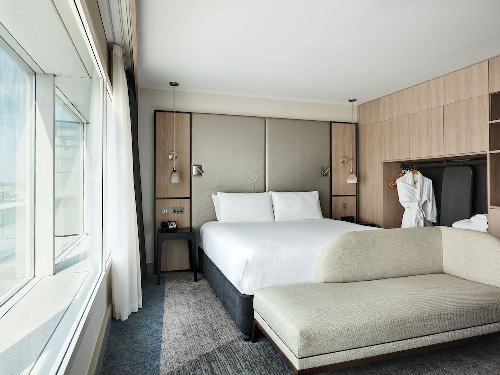 Room, 1 King Bed (Deluxe View)