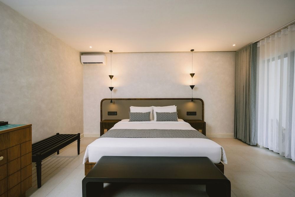 Deluxe Plus King Room