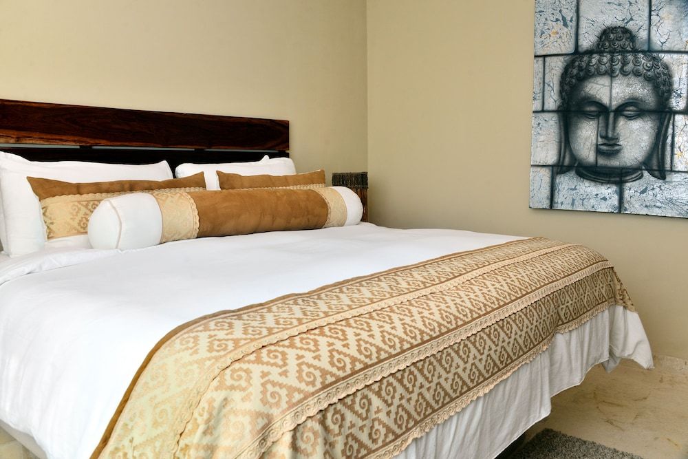 Deluxe Penthouse, 3 Bedrooms, Partial Ocean View