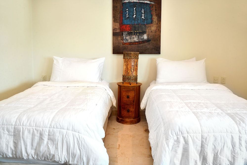 Deluxe Penthouse, 2 Bedrooms, Partial Ocean View