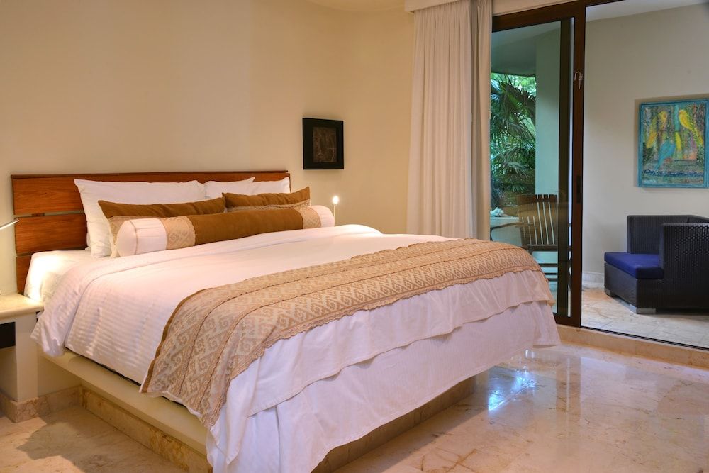 Deluxe Condo, 2 Bedrooms, Kitchen