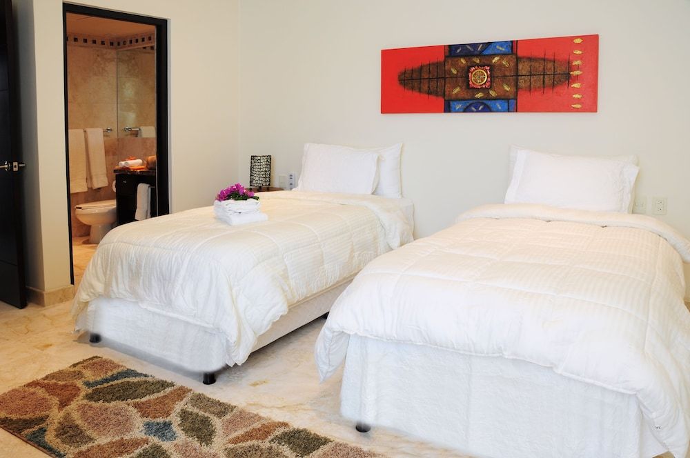 Deluxe Condo, 2 Bedrooms, Kitchen