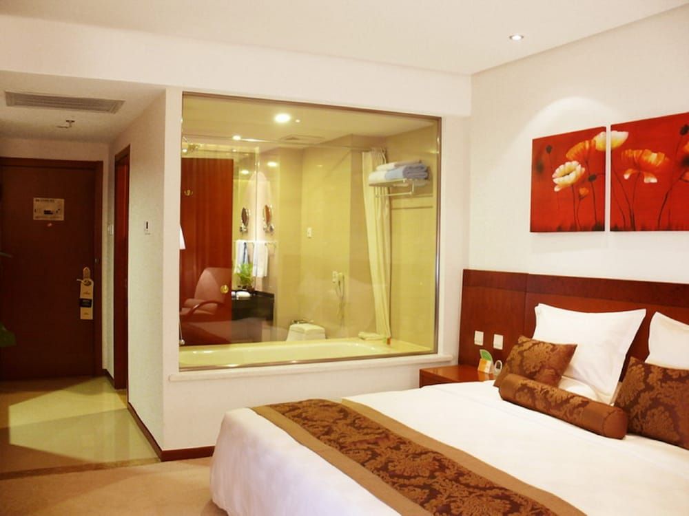 undefined Super House International 6