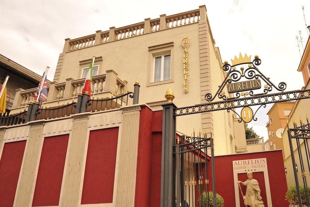 undefined Aurelius Art Gallery Hotel 6