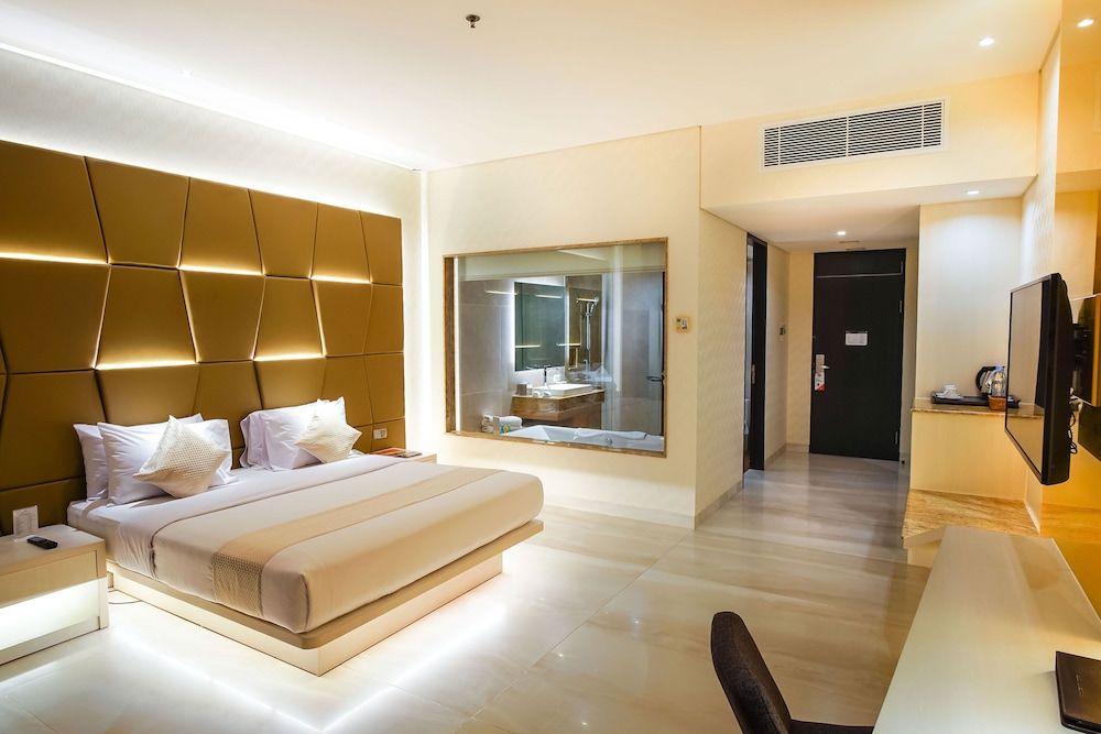 FM7 Resort Hotel Jakarta Deluxe Plus 2