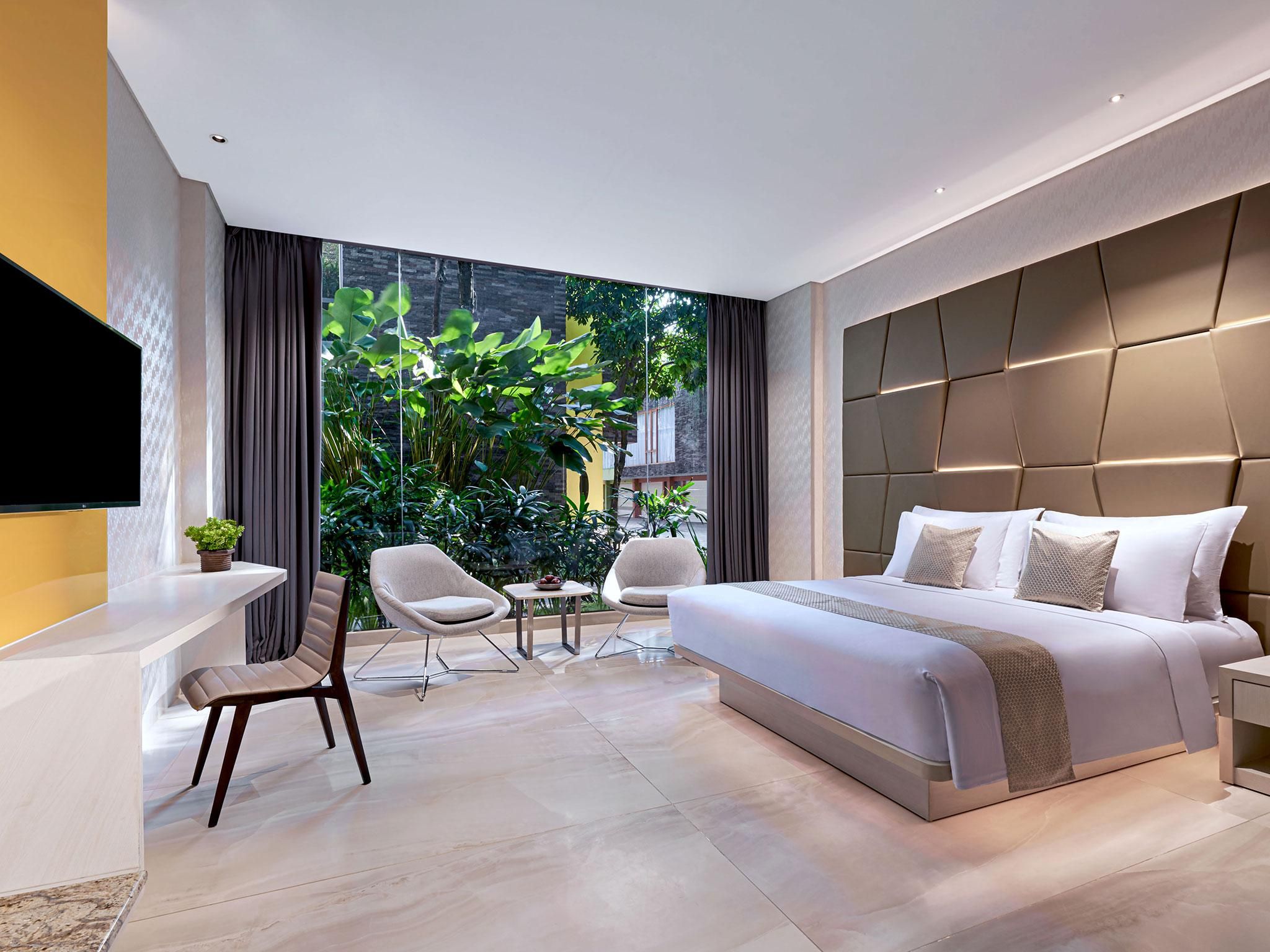 FM7 Resort Hotel Jakarta Deluxe Plus 4