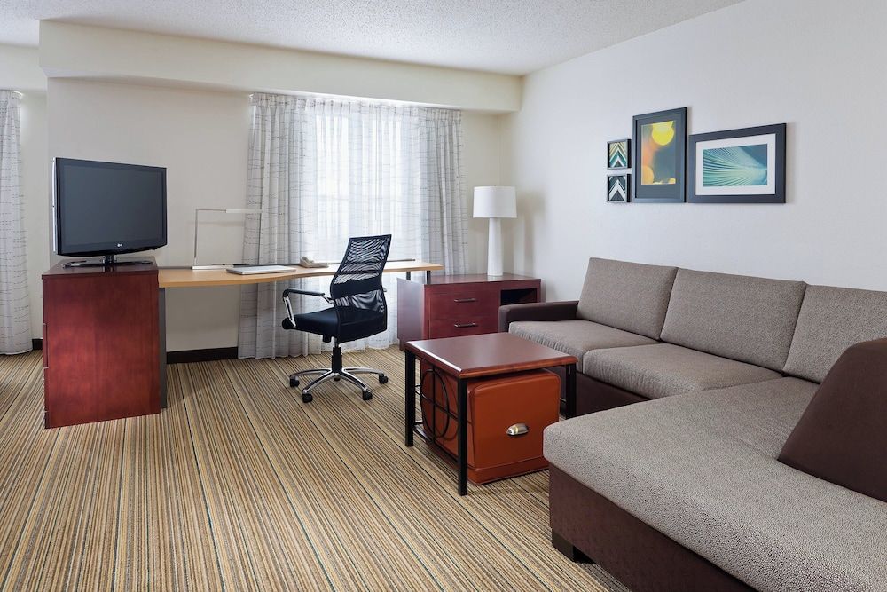 Suite, 1 Bedroom, Non Smoking (Mobility/Hearing Accessible, Tub)